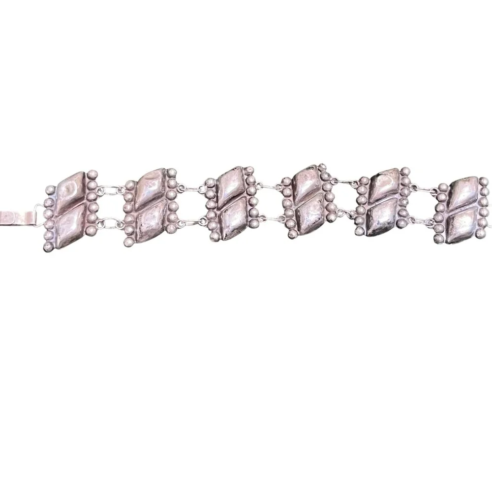Vintage 1940s Mexican Silver Repousse Pillow Link Panel Bracelet 15g